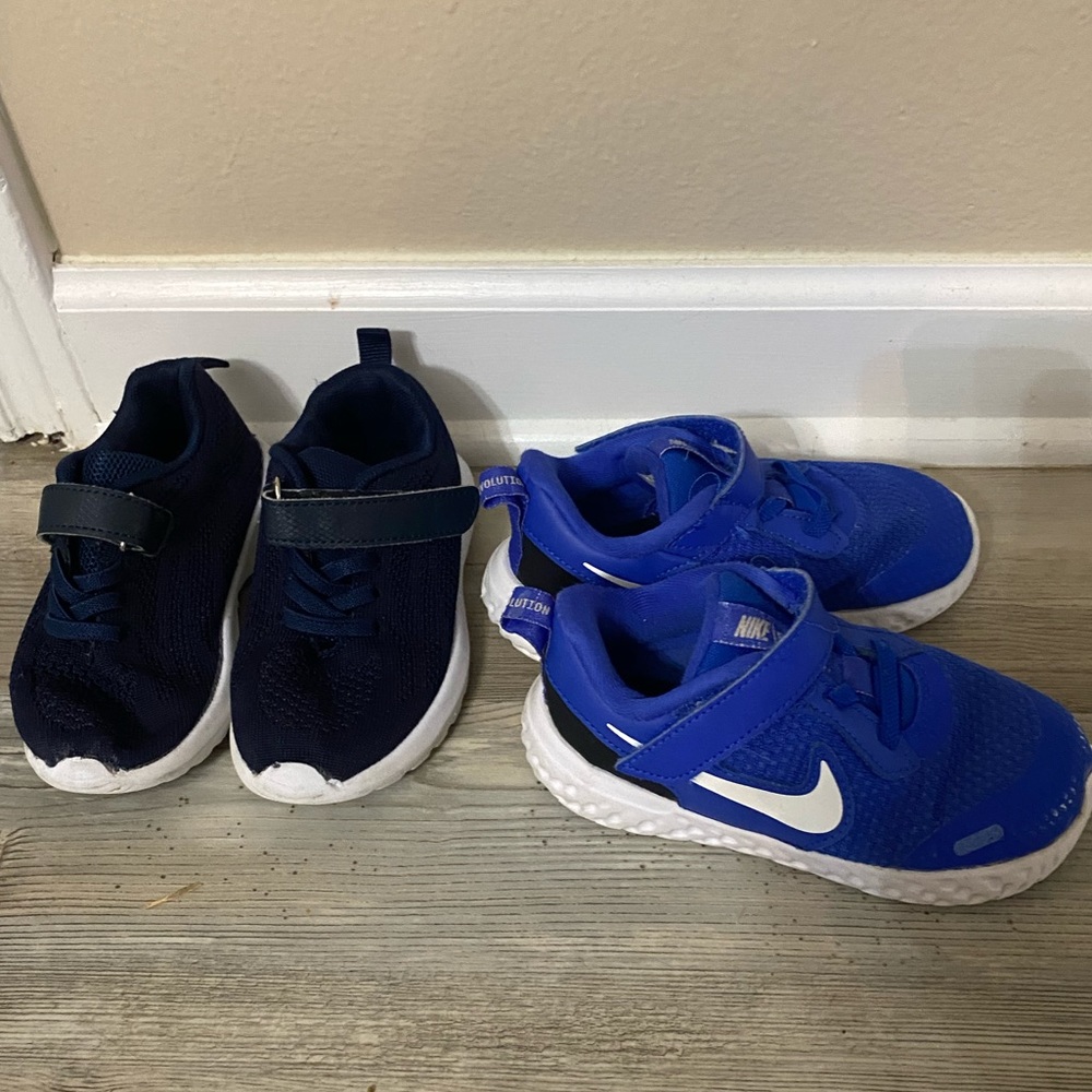 Kids shoes lot size 9c 2 pairs